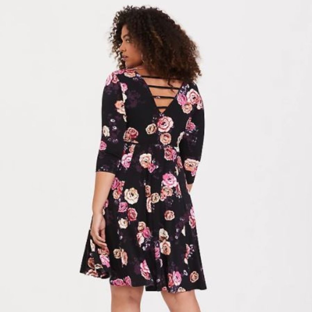 NWT Torrid Floral Dress Size 0 - Picture 2 of 5